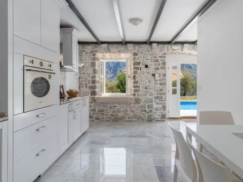 Sale, house, 800m², Prčanj, Kotor - image 3