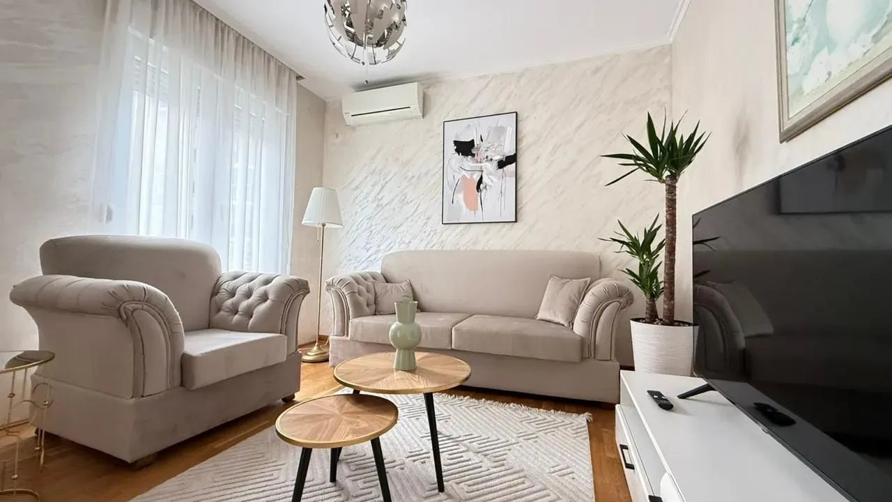 Izdavanje, jednosoban stan, 50m², City Kvart, Podgorica