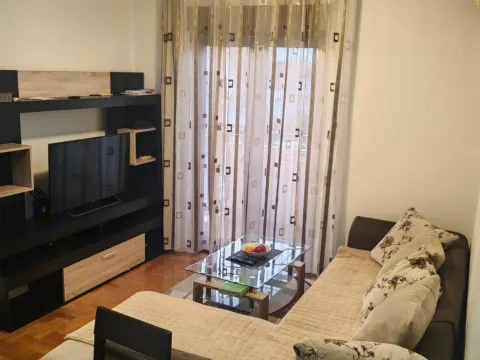Izdavanje, jednosoban stan, 41m², Stari Aerodrom, Podgorica