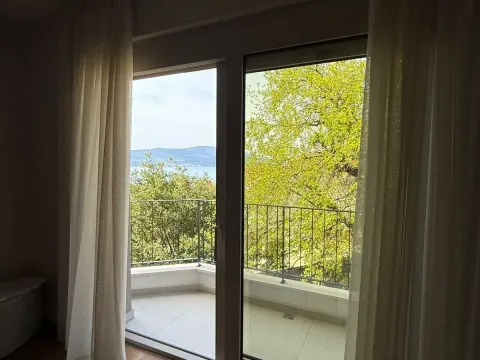 Rent, two bedroom apartment, 83m², Tripovići, Tivat - image 9