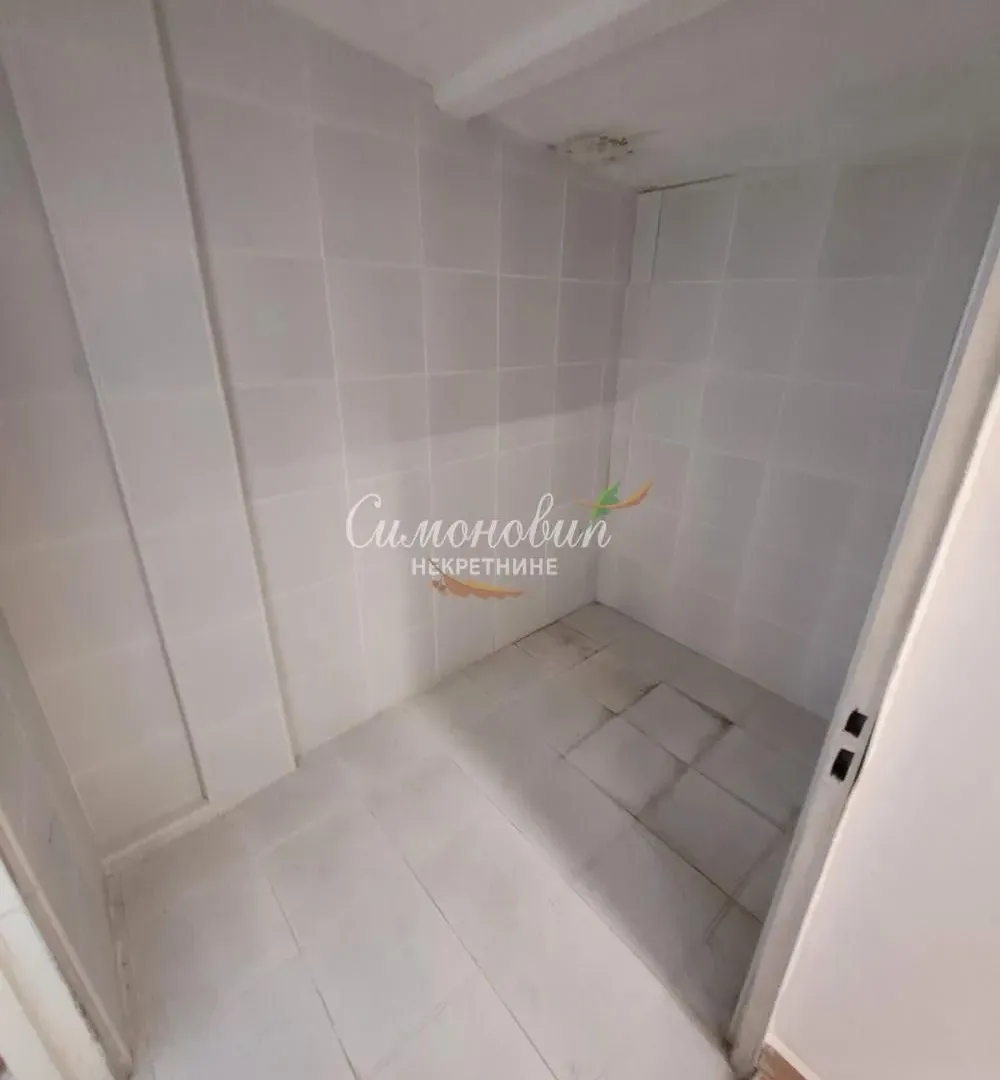 Izdavanje, poslovni prostor, 160m², Ledine, Beograd