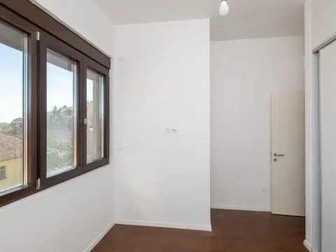 Prodaja, trosoban stan, 95m², Gornja Gorica, Podgorica - image 4