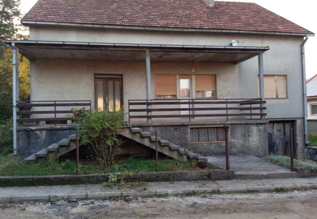 Prodaja, kuća, 130m², Centar, Nikšić