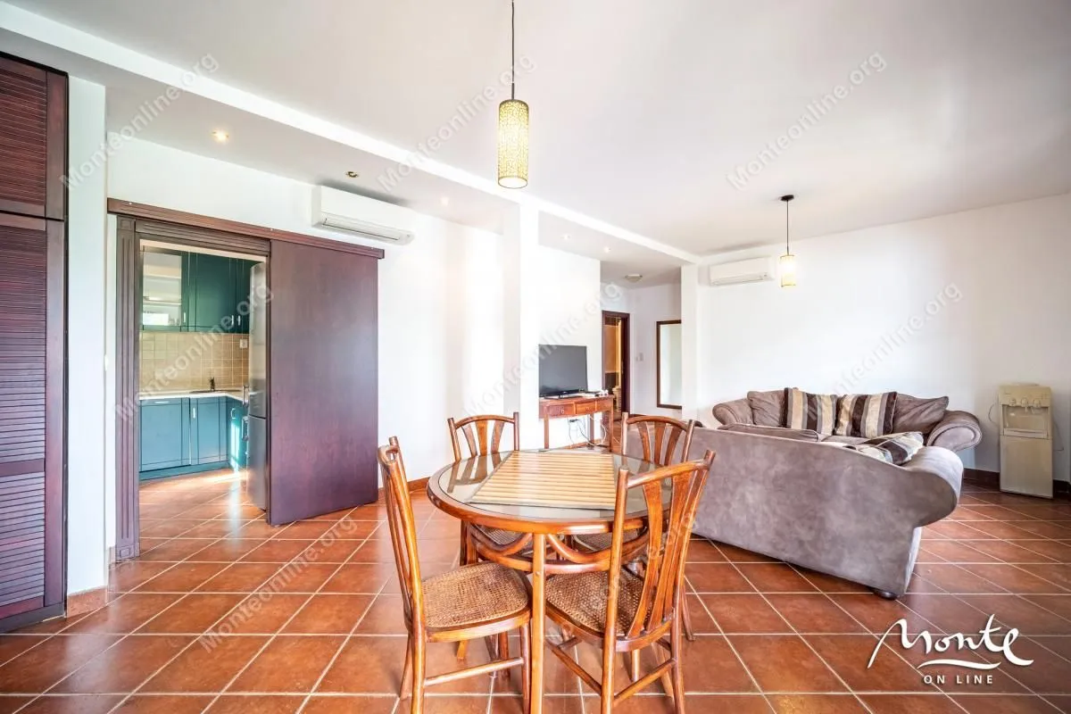 Prodaja, dvosoban stan, 94m², Kostanjica, Kotor