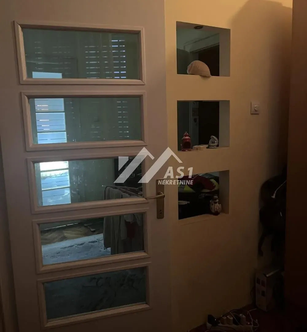 Prodaja, trosoban stan, 80m², Centar, Novi Sad