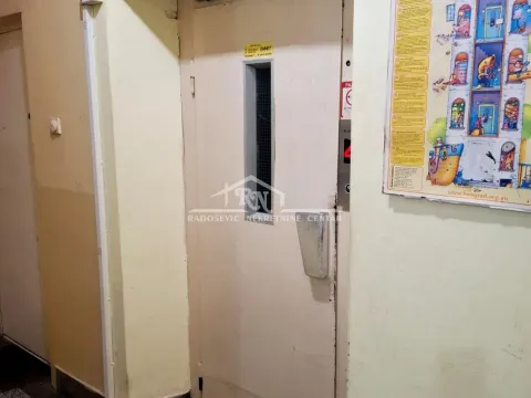 Prodaja, jednosoban stan, 38m², Vračar Centar, Vračar Sve Podlokacije - image 9