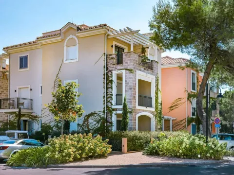 Prodaja, jednosoban stan, 63m², Luštica Bay, Tivat - image 2