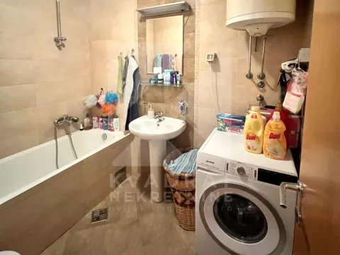 Sale, two bedroom apartment, 70m², Stari Aerodrom, Podgorica - image 10