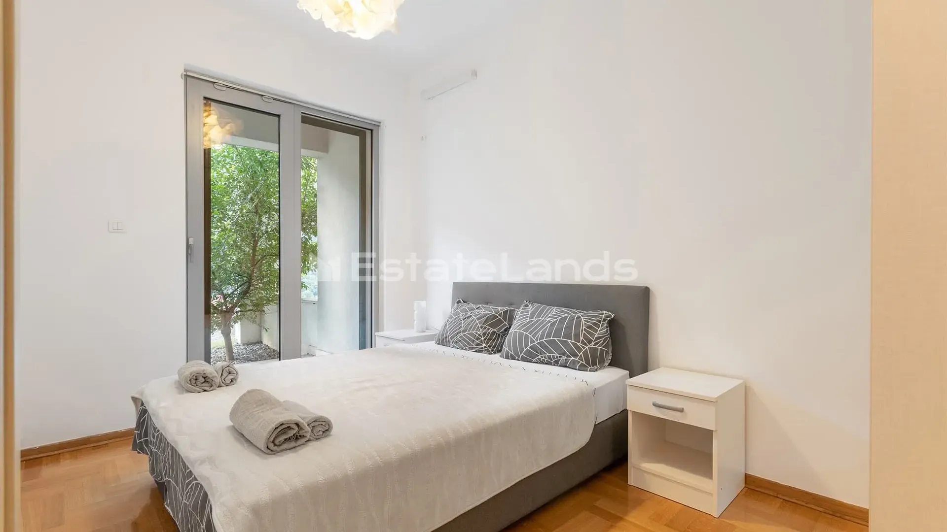 Prodaja, trosoban stan, 97m², Morinj, Kotor