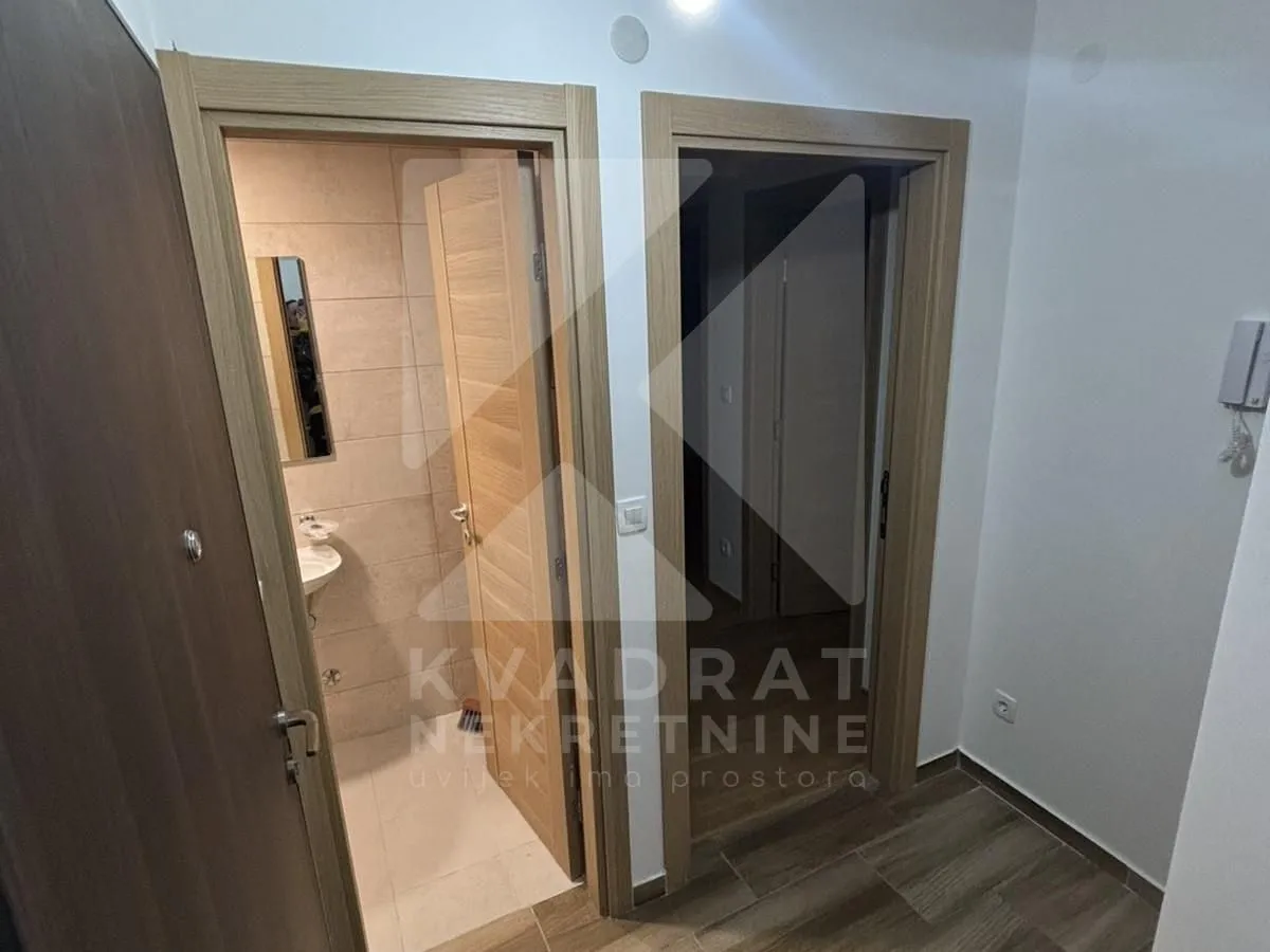 Izdavanje, poslovni prostor, 56m², Stari Aerodrom, Podgorica
