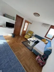Rent, one bedroom apartment, 40m², Blok 5, Podgorica