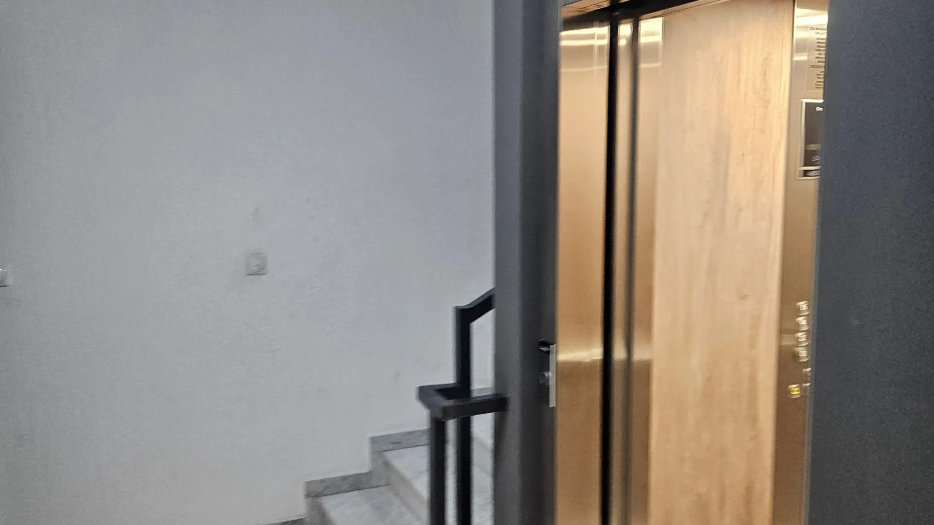 Izdavanje, dvosoban stan, 62m², City Kej, Podgorica