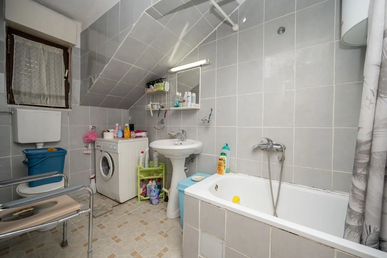 Prodaja, kuća, 183m², Gorica C, Podgorica