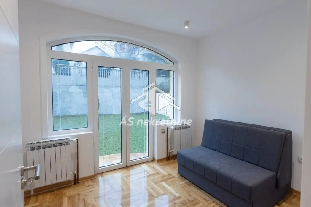 Izdavanje, kuća, 417m², Jajinci, Voždovac Sve Podlokacije