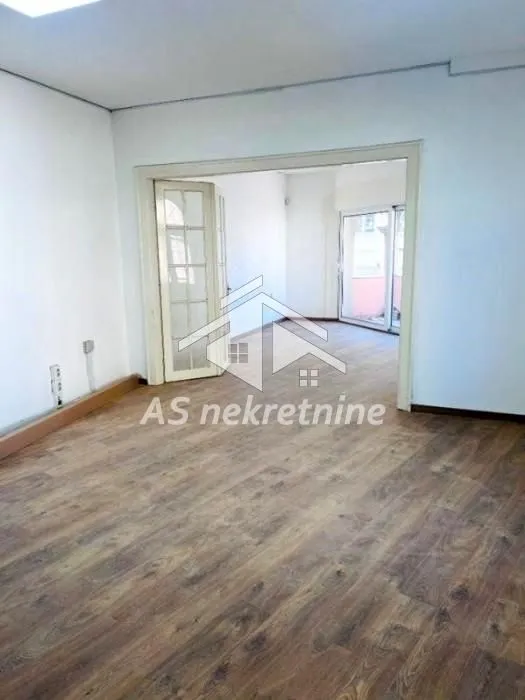 Rent, four bedroom apartment, 107m², Stari Grad, Beograd