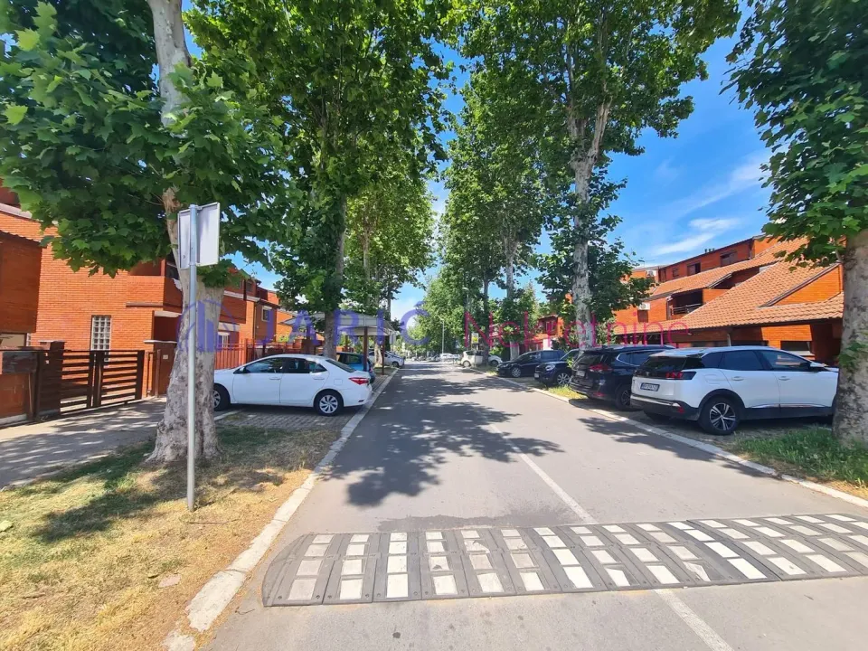 Rent, house, 230m², Bežanijska Kosa Sve Podlokacije, Beograd