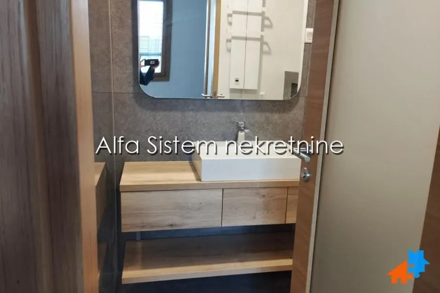 Rent, two bedroom apartment, 90m², Voždovac Sve Podlokacije, Beograd