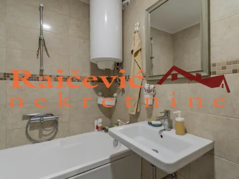 Prodaja, trosoban stan, 82m², Vračar, Šid - image 18