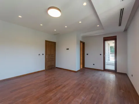 Prodaja, kuća, 492m², Mareza, Podgorica - image 28