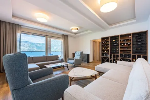 Prodaja, kuća, 146m², Kostanjica, Kotor - image 2