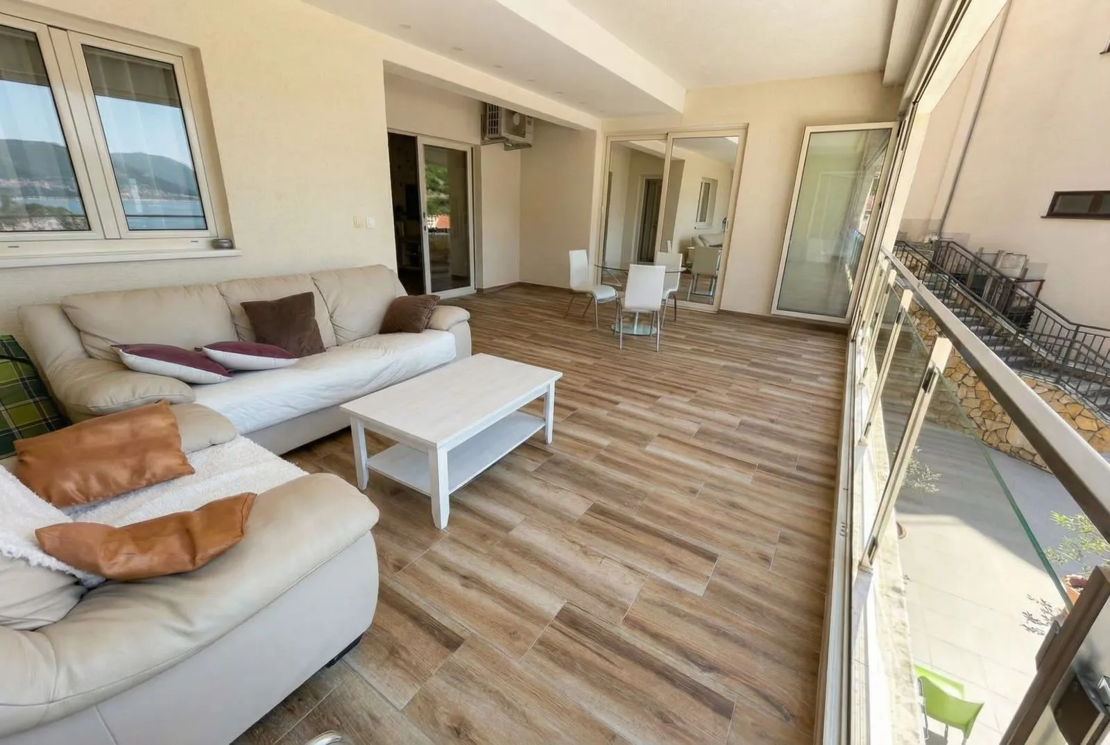 Prodaja, dvosoban stan, 78m², Pržno, Budva