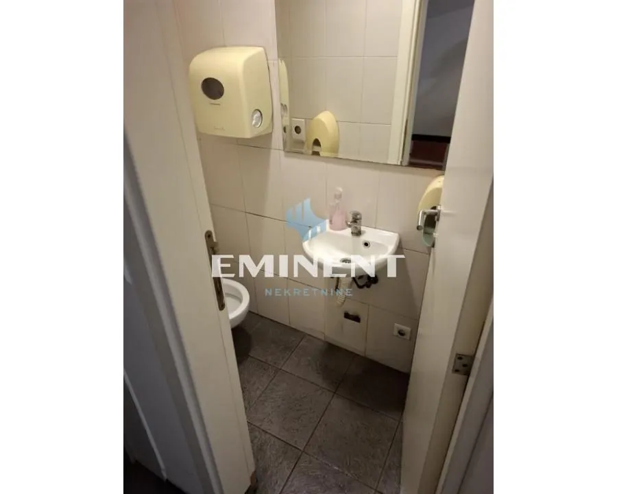 Rent, office space, 130m², Pančevo, Srbija