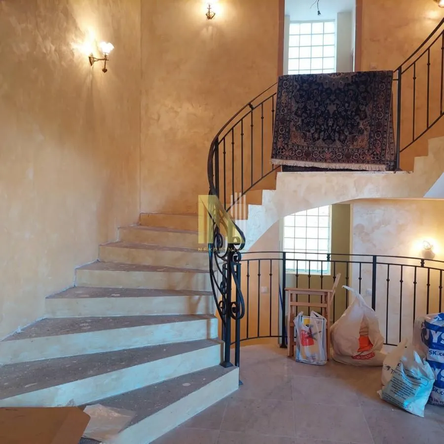 Prodaja, kuća, 450m², Sremska Kamenica, Petrovaradin