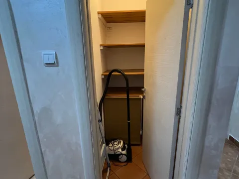 Izdavanje, trosoban stan, 108m², Momišići, Podgorica - image 9