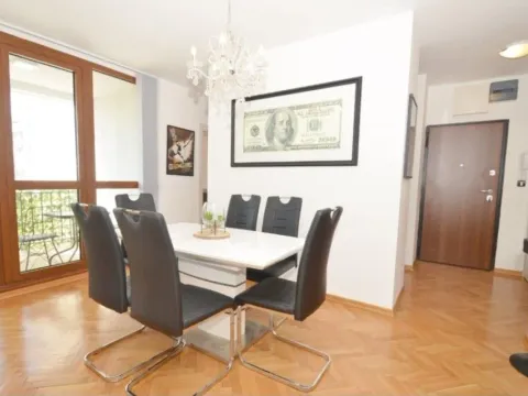 Izdavanje, dvosoban stan, 90m², Centar, Tivat - image 9