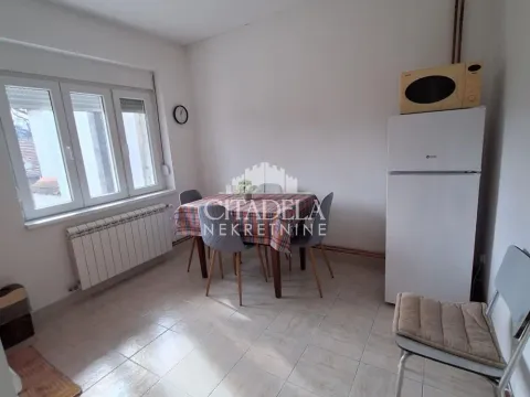 Izdavanje, jednosoban stan, 40m², Kanarevo Brdo, Beograd - image 8
