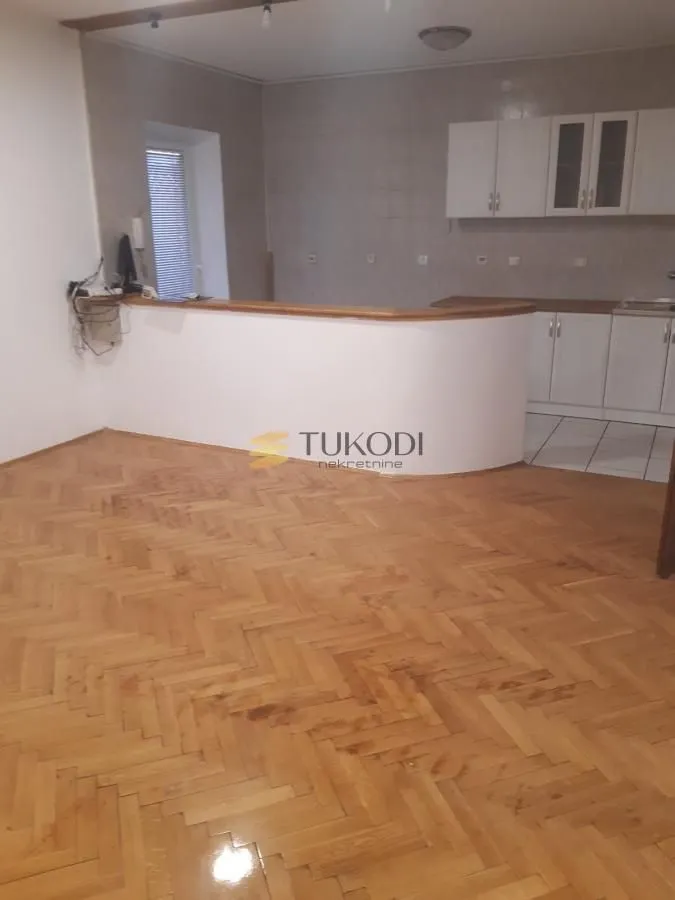 Rent, office space, 303m², Telep, Novi Sad Sve Podlokacije