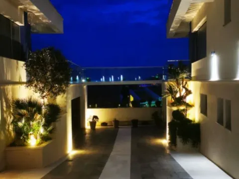 Prodaja, kuća, 1011m², Lazi, Budva - image 4