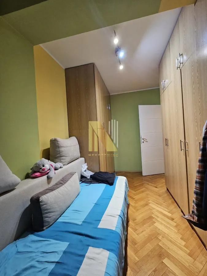 Prodaja, četvorosoban stan, 105m², Socijalno, Novi Sad Sve Podlokacije