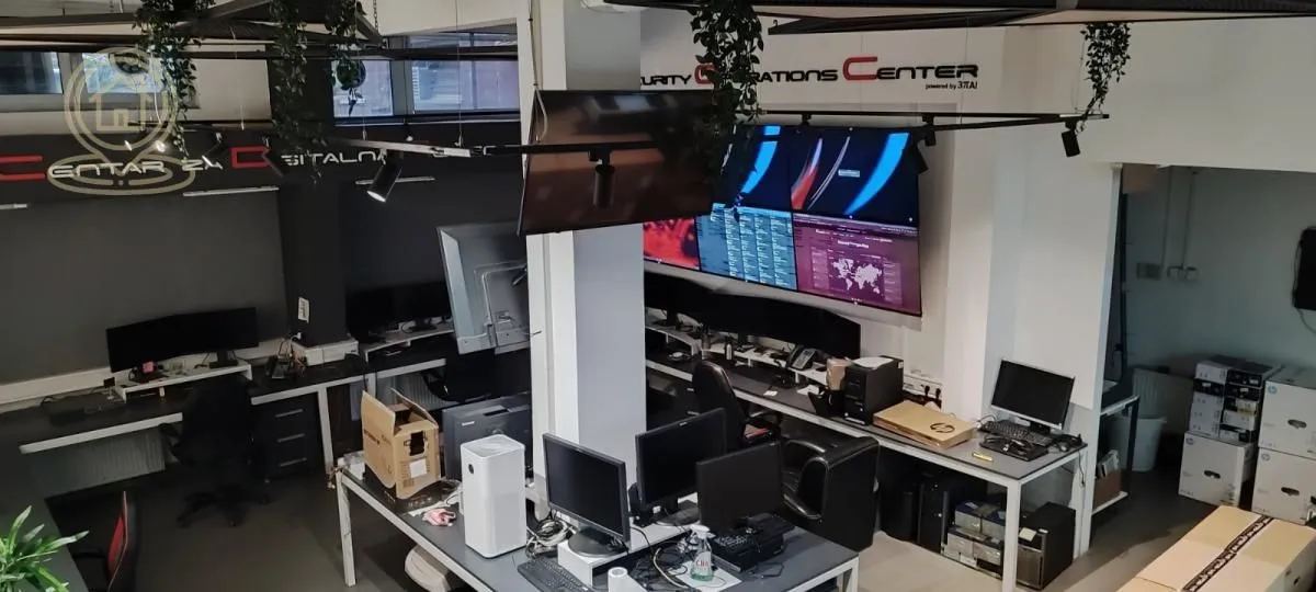 Sale, office space, 274m², Grbavica, Novi Sad Sve Podlokacije