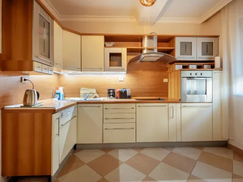 Prodaja, kuća, 247m², Centar, Herceg Novi - image 6