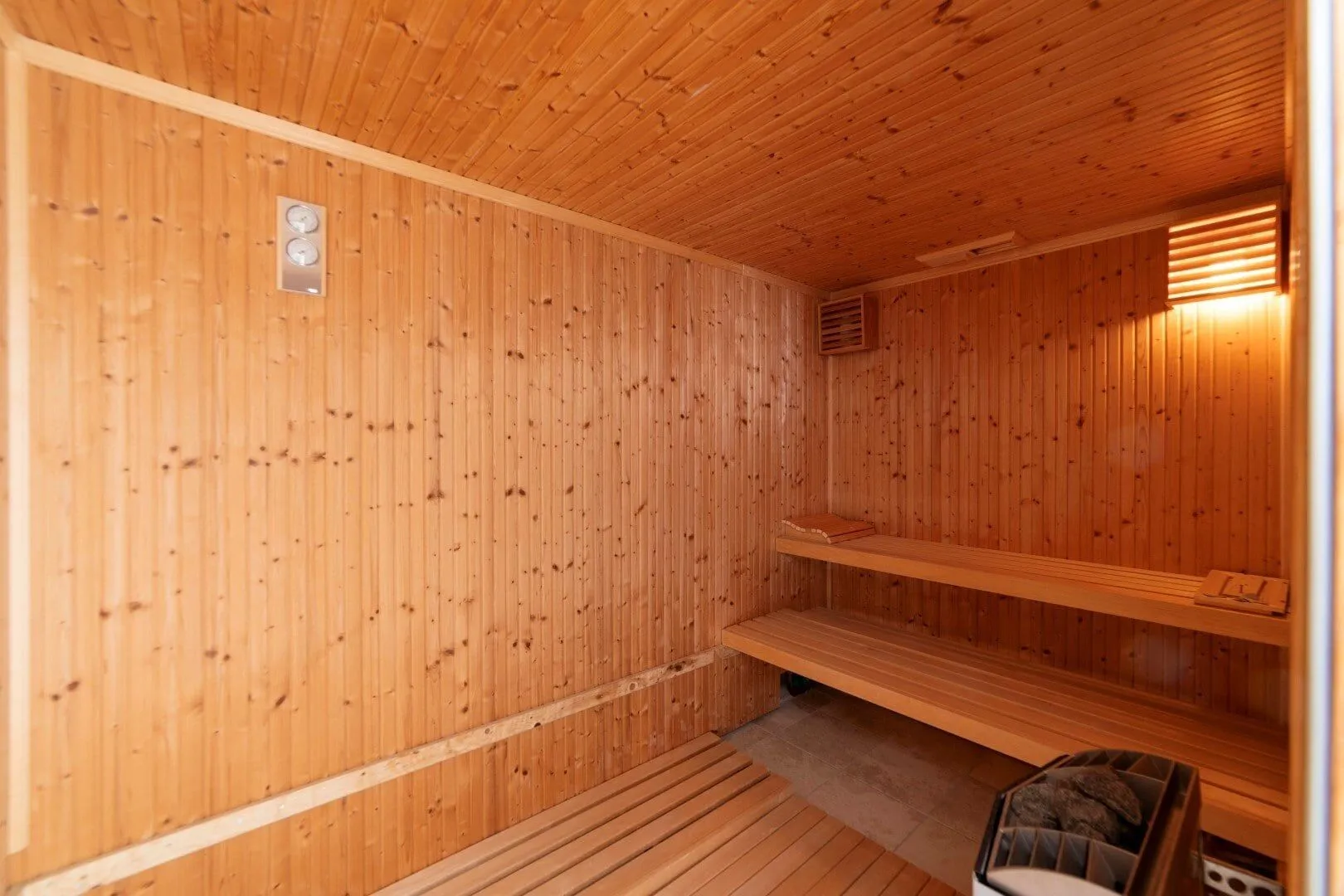 Sale, house, 1100m², Dobrota, Kotor