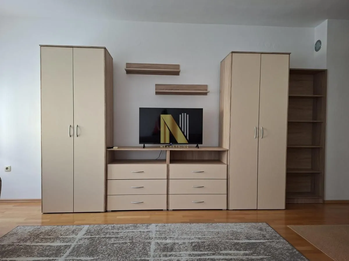 Izdavanje, garsonjera, 35m², Bulevar Oslobodjenja, Novi Sad Sve Podlokacije