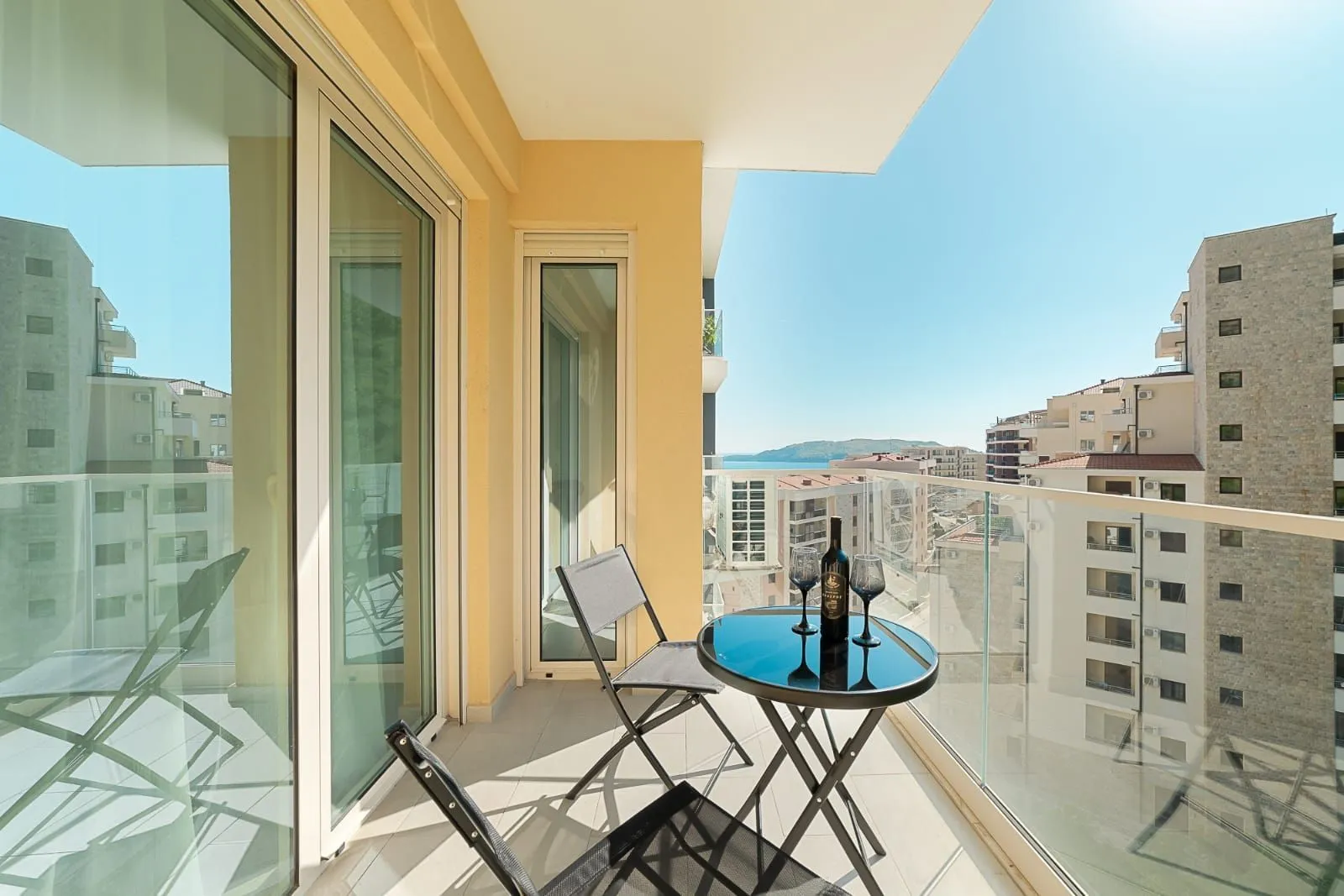 Izdavanje, jednosoban stan, 57m², Bečići, Budva