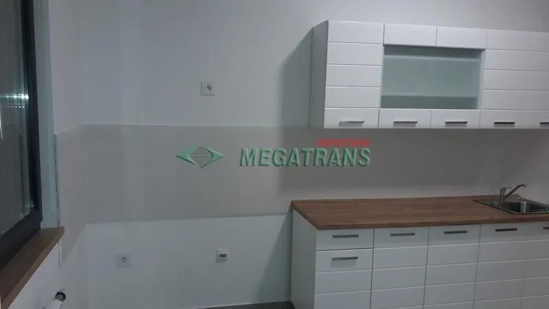 Izdavanje, stan, 143m², Centar, Novi Sad