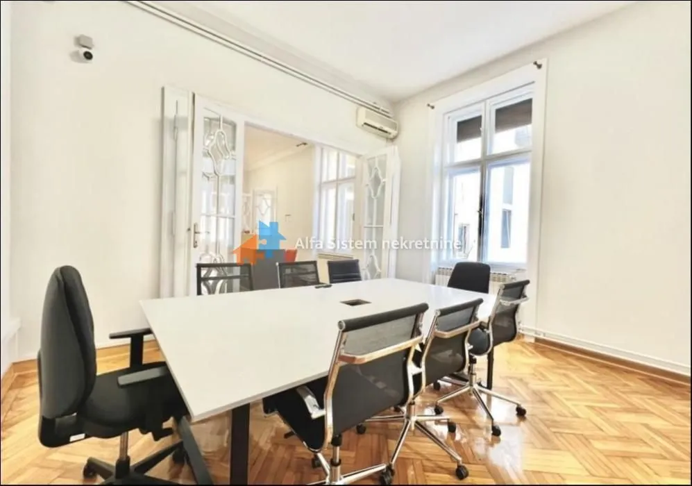 Izdavanje, stan, 250m², Stari Grad, Beograd