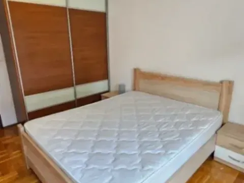 Izdavanje, jednosoban stan, 45m², Blok 6, Podgorica - image 5