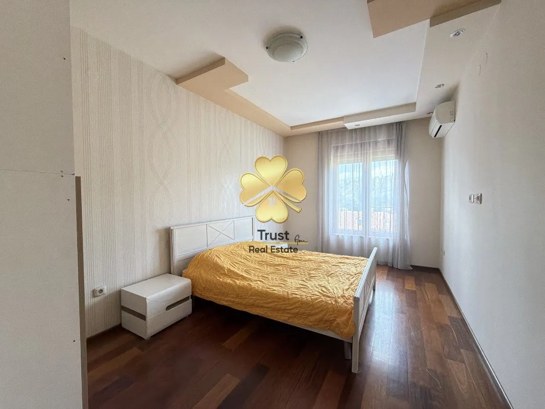Izdavanje, dvosoban stan, 75m², Centar, Podgorica