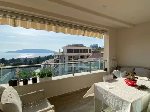 Sale, two bedroom apartment, 115m², Bečići, Budva