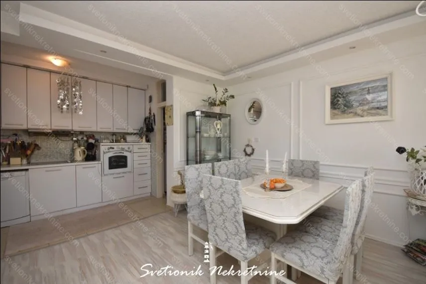 Prodaja, dvosoban stan, 93m², Baošići, Herceg Novi