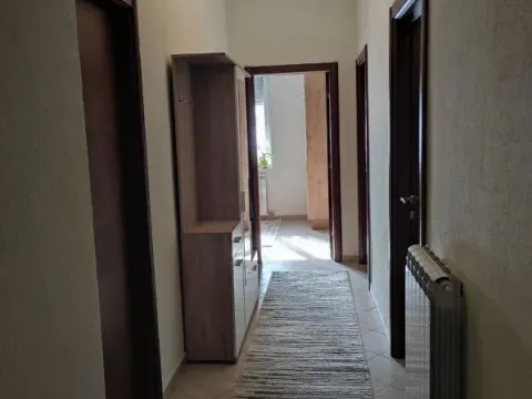 Izdavanje, dvosoban stan, 96m², Centar, Podgorica - image 2