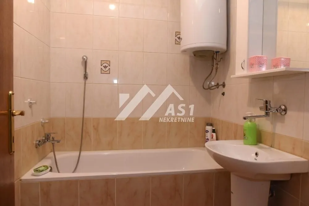 Rent, two bedroom apartment, 51m², Bulevar Oslobodjenja, Novi Sad Sve Podlokacije