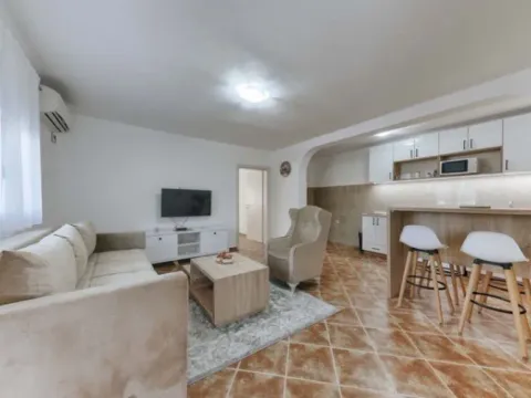 Rent, apartment, 55m², Dobre Vode, Bar - image 3