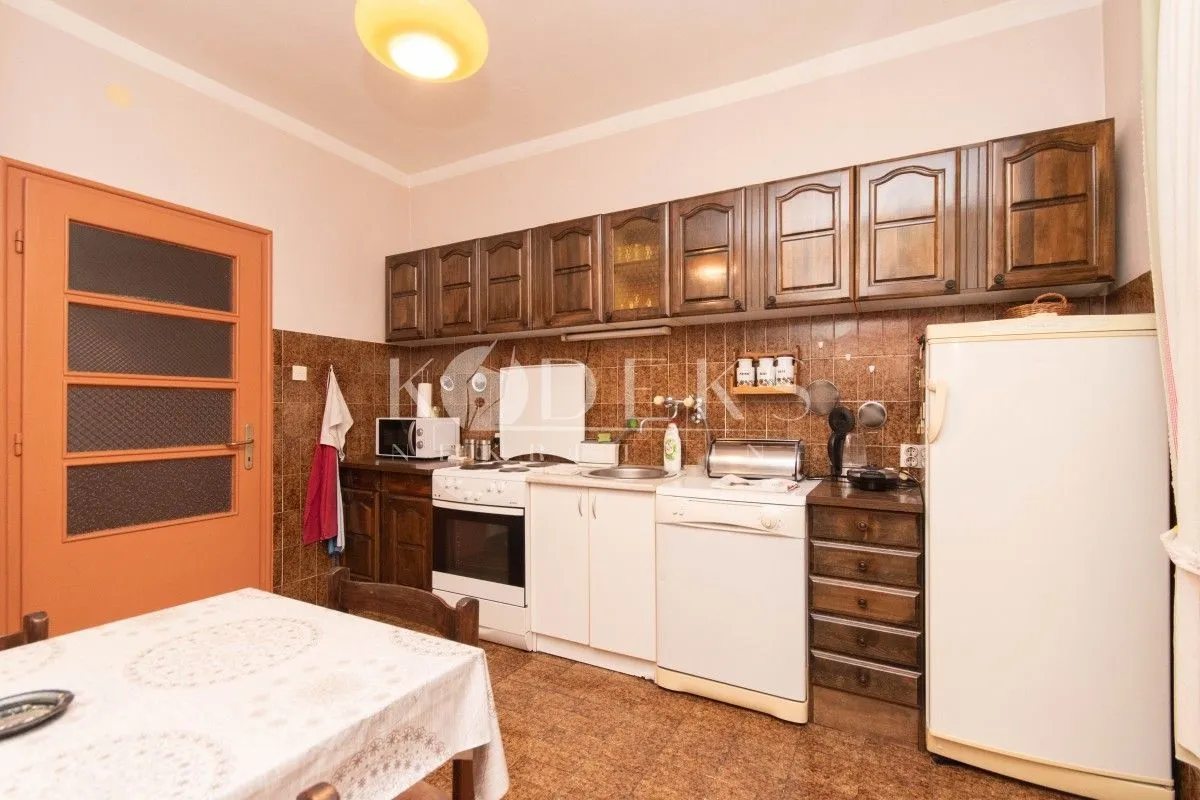 Prodaja, dvosoban stan, 122m², Centar, Podgorica