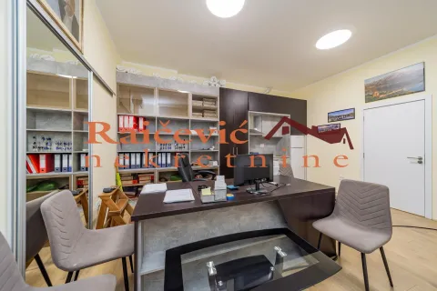 Prodaja, stan, 211m², Savski Venac, Beograd - image 19