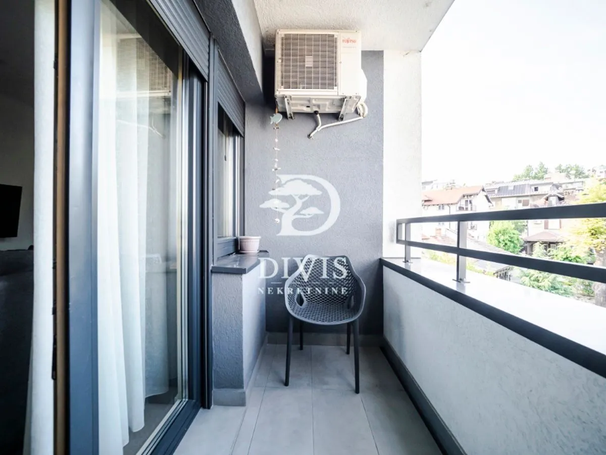 Izdavanje, dvosoban stan, 49m², Vračar Hram, Vračar Sve Podlokacije